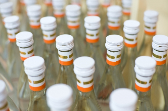 В Кобяйском районе изъяли 160 литров контрафактного алкоголя