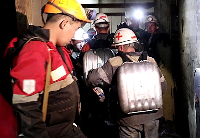 В шахте ещё остаются восемь человек, спасатели ВГСЧ продолжают поиски на горизонтах 210 и 310