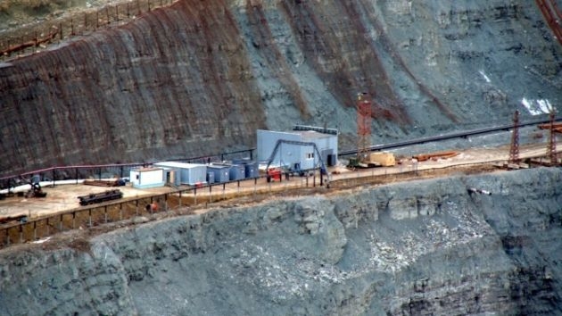 Прокуратура и Следственный комитет проводят проверки в связи с подтоплением рудника «Мир»