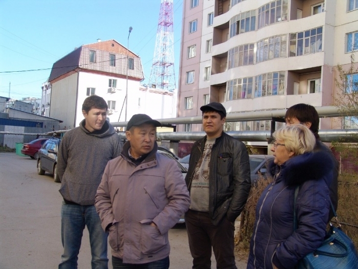 Дмитрий Садовников проверил ход капитального ремонта многоквартирных домов