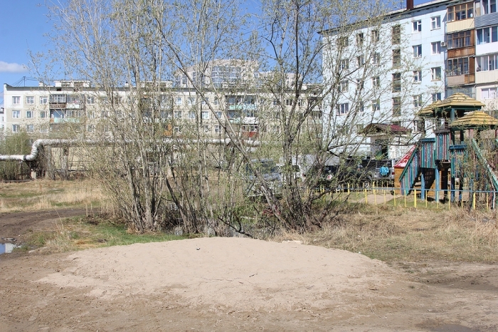 В Октябрьском округе проведут благоустройство дворов на улице Каландаришвили