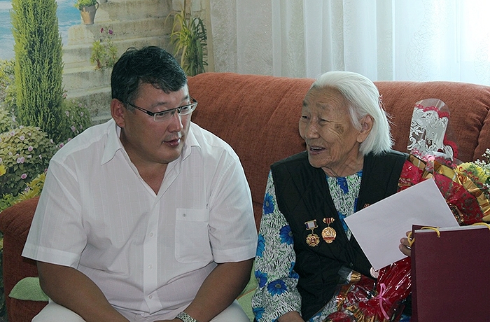 В Якутии проживает 11 пенсионеров в возрасте 100 лет и старше