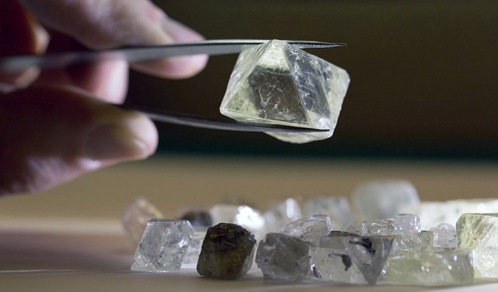 В Якутске презентован единственный в стране проект реализации штучного алмазного сырья