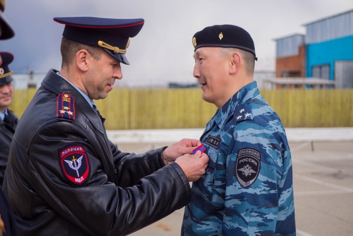 Сотрудник Росгвардии по Якутии удостоился медали от Путина