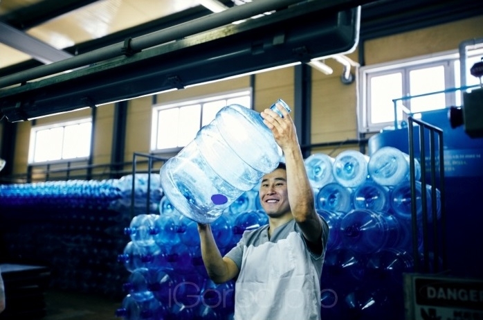 Производители воды Якутска: бутыль не должна стоить дешевле 120 рублей