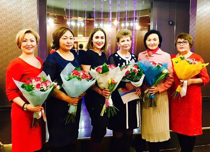 Якутские бизнес-вумэн приняли поздравления от депутата и министра