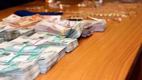 Собутыльник обокрал жителя Якутска на 540 000 рублей