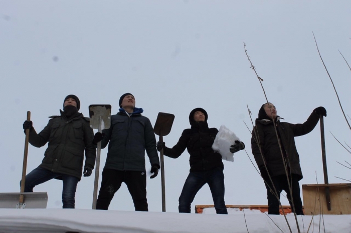Активисты студотрядов оказали помощь пожилым и многодетным семьям Якутска