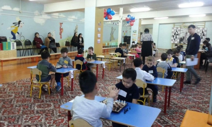 Дошколята сразились в шахматы на городском чемпионате среди детских садов Якутска