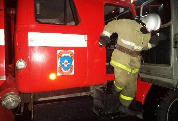 Частный гараж и техническое помещение горели в Якутске