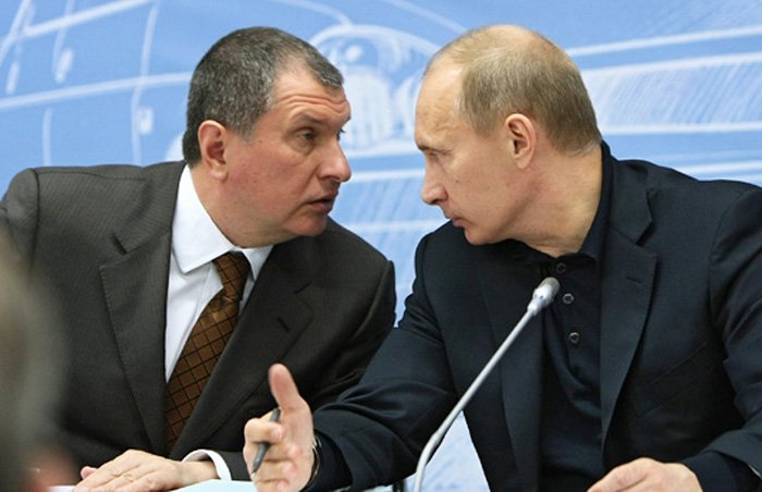 СМИ: Сечин попросил Путина отменить монополию "Газпрома"