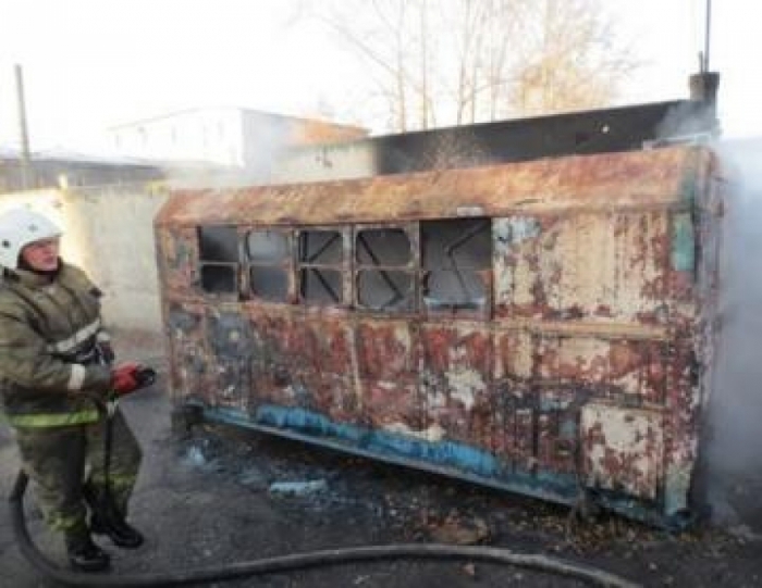 Гараж в селе Кердем и вагончик в Мирном пострадали от огня