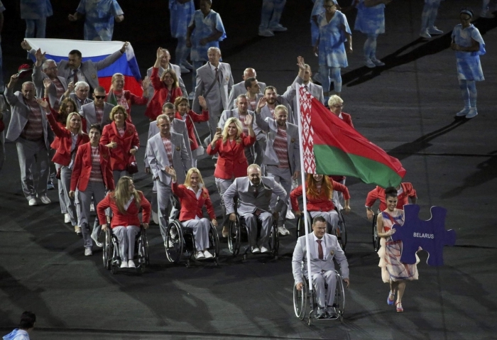 Спортсмены из Белоруссии пронесли флаги РФ на церемонии открытия Паралимпиады