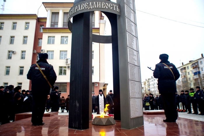 МВД и Росгвардия почтили память погибших сотрудников