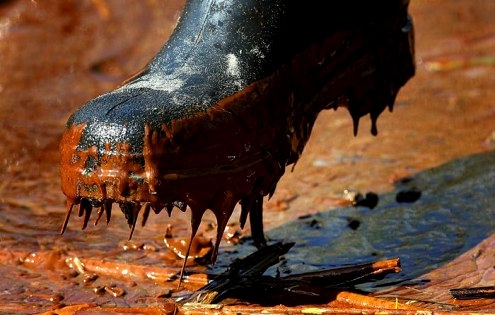 В Якутии проводится проверка по факту разлива нефтепродуктов