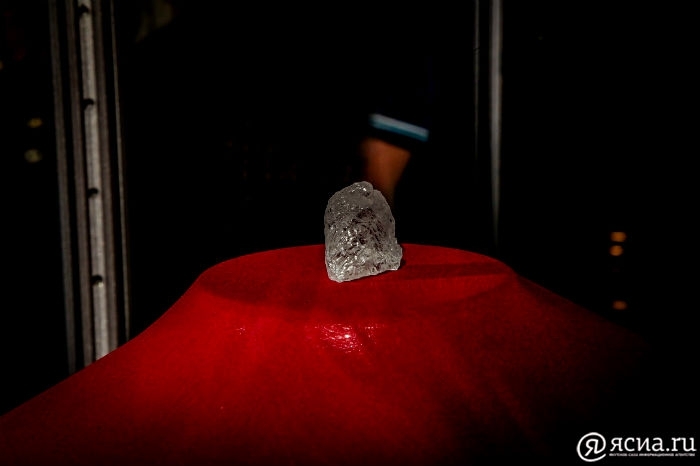 В Якутии украшением "Бриллиантовой недели" стал алмаз весом 126 карат