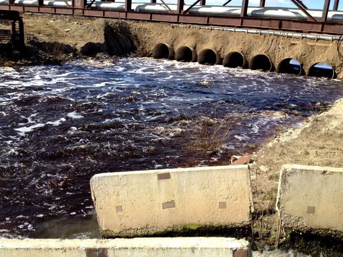 Выявлено высокое загрязнение реки Ирелях в Мирнинском районе