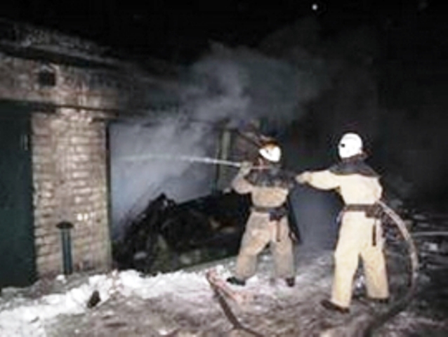 Гараж в Намцах и частный дом в Якутске пострадали от огня