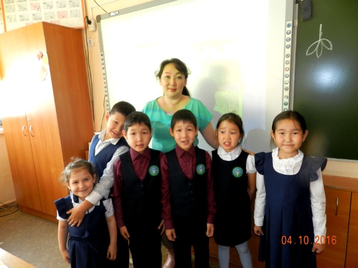 Ученики начальных классов 7 школы благодарят учителей за любовь и Эльконина-Давыдова