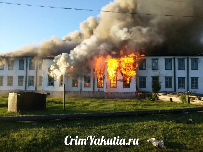 Прокуратура выясняет обстоятельства пожара в школе села Мача