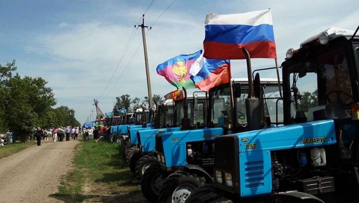 Участников тракторного марша cобиравшихся в Москву арестовали