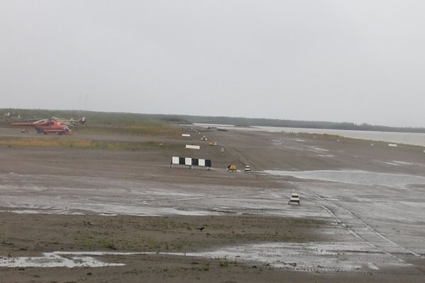 В Зырянке частично затопило взлетно-посадочную полосу аэропорта