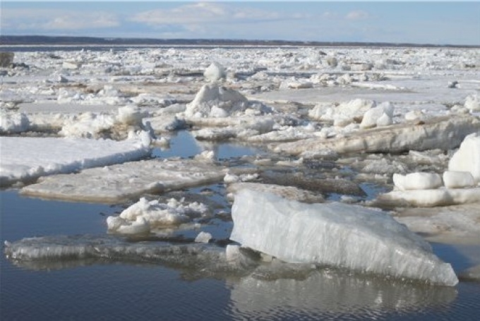 Вода со льдом: верхняя кромка ледохода приблизилась к Покровску