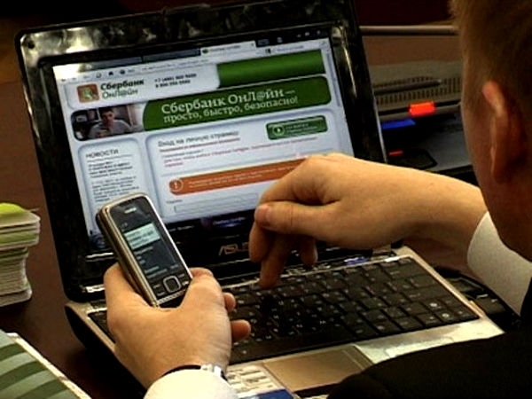 Все больше клиентов Сбербанка оформляют счета через интернет