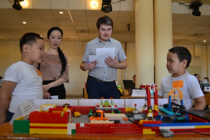 «ИКаРёнок»: инженеры из детсада соревновались в робототехнике