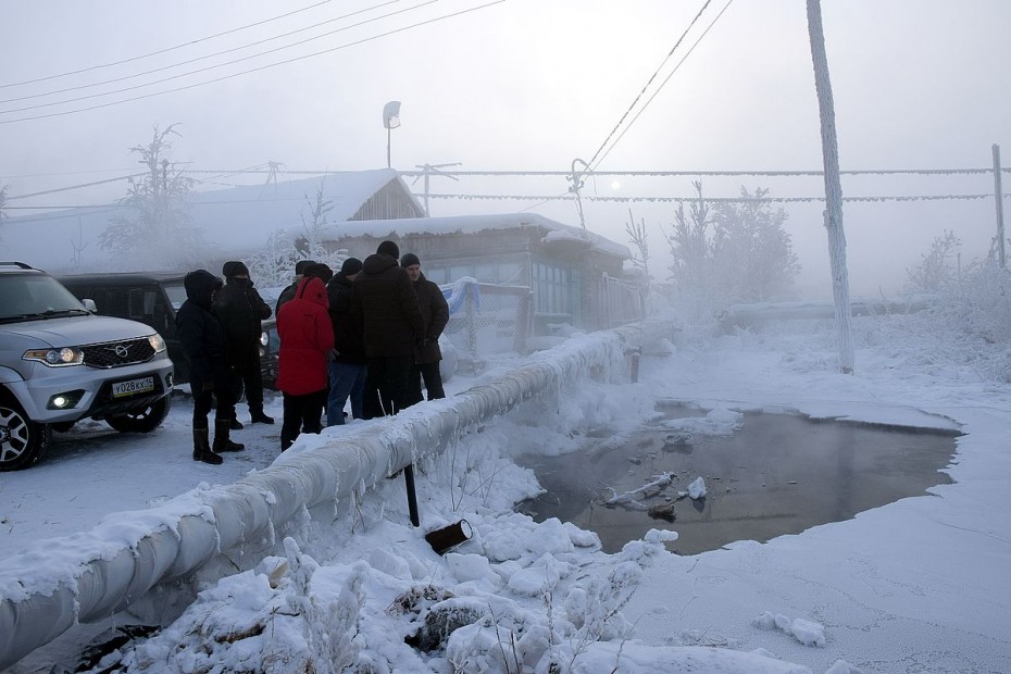 Сильные морозы выявили проблемные точки Якутска: Ио мэра Евгений Григорьев провел выездное совещание