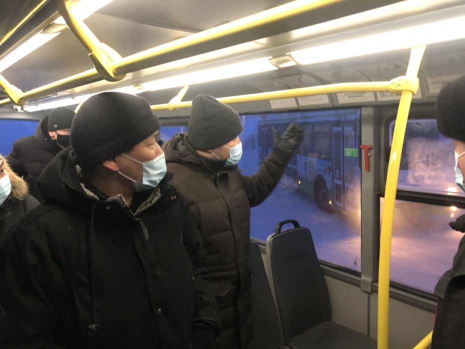 В Якутске проверили работу автобусов и теплых остановок