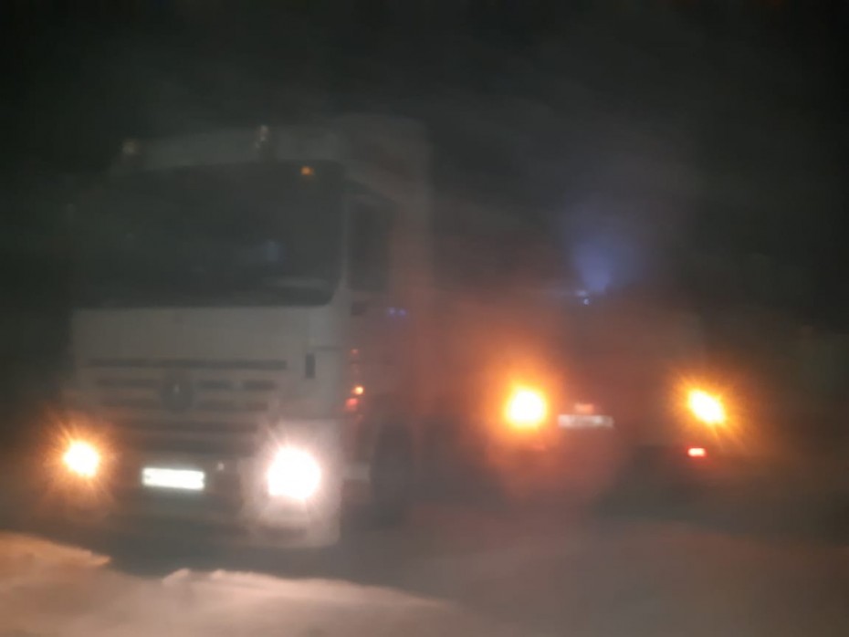 Спасатели оказали помощь водителю большегруза на ФАД «Вилюй»