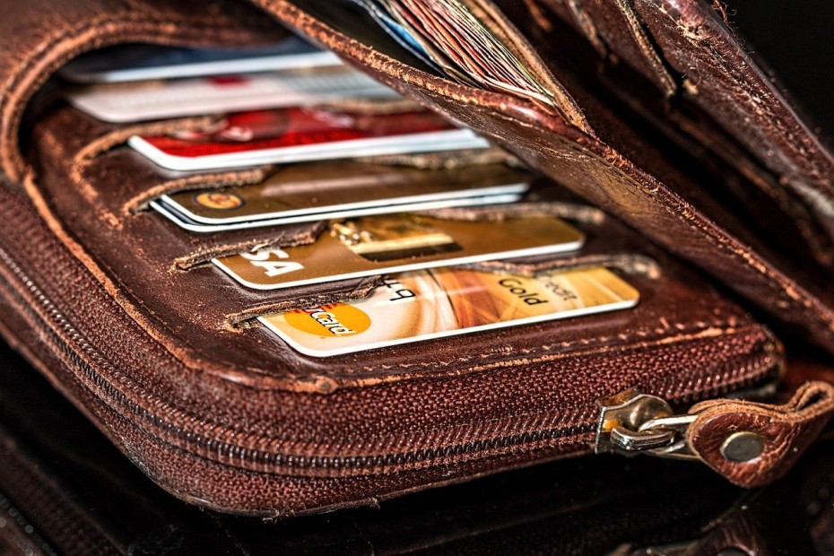 Эксперт назвал самые популярные мошеннические схемы с банковскими картами