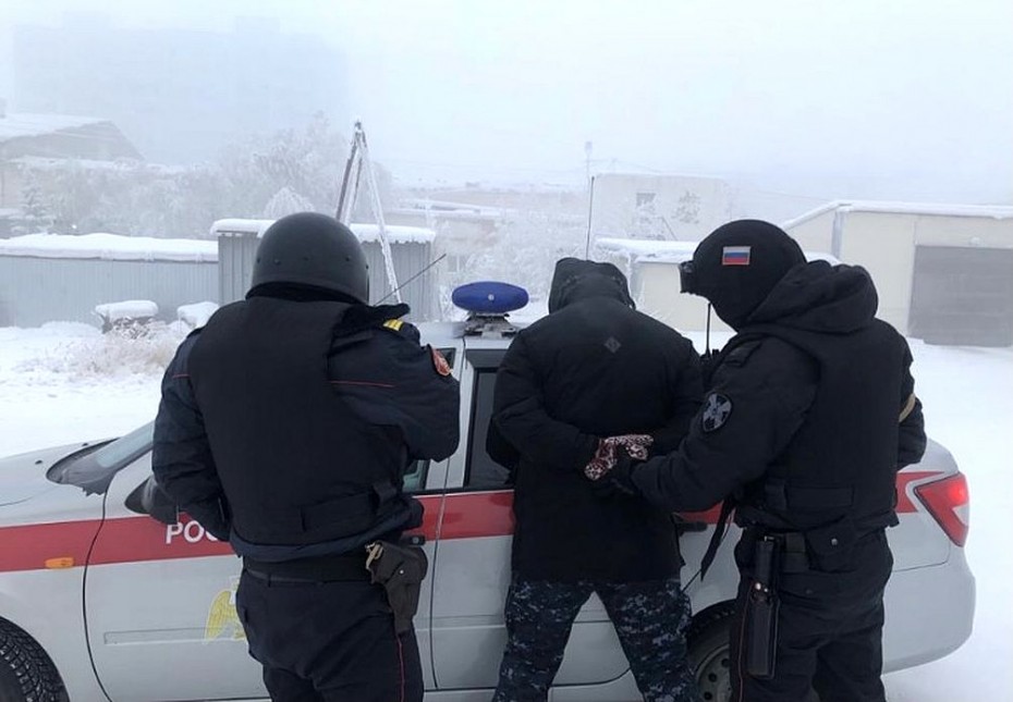 Росгвардейцы задержали мужчину, находящегося в федеральном розыске за оставление места ДТП в Якутске