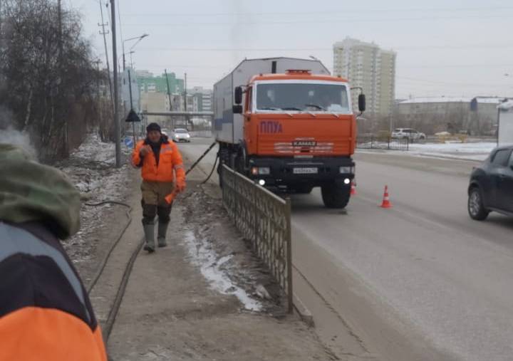 Превентивные противопаводковые мероприятия проводят в Якутске