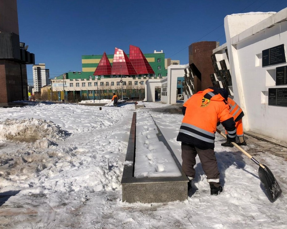 Более 21 тысячи кубометров снега вывезли в Якутске после аномального снегопада