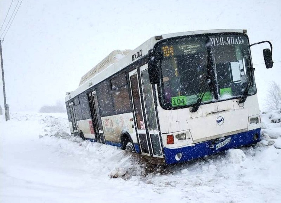 Меры предосторожности для общественного транспорта в условиях гололеда усилены в Якутске