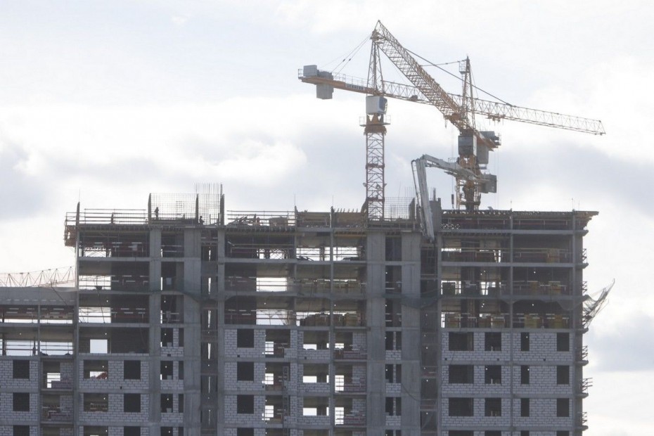 Власти Якутии обсудили вопросы завершения строительства проблемных многоквартирных домов
