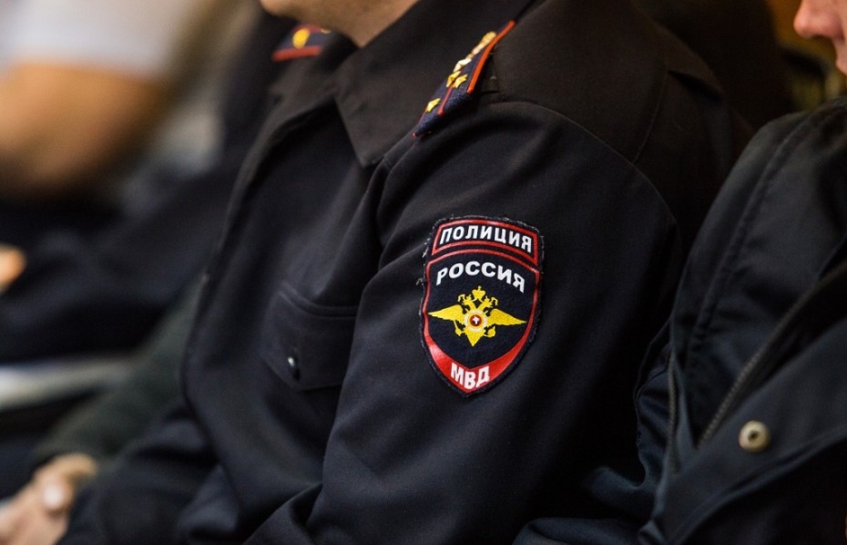 Сотрудник полиции вымогал 300 тысяч у предпринимателя в Якутске