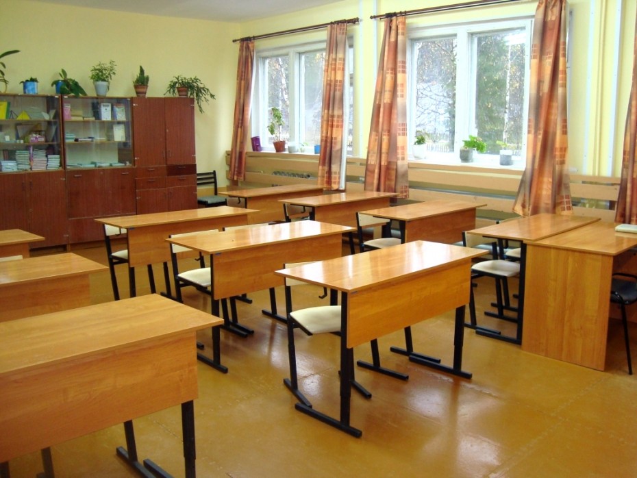 В Якутске учащиеся городских школ, кроме 9 и 11 классов, будут переведены на дистанционную форму обучения