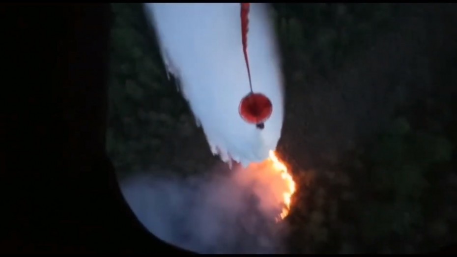 В ходе тушения лесного пожара в Сунтарском районе авиалесоохраной слито свыше 70 тонн воды