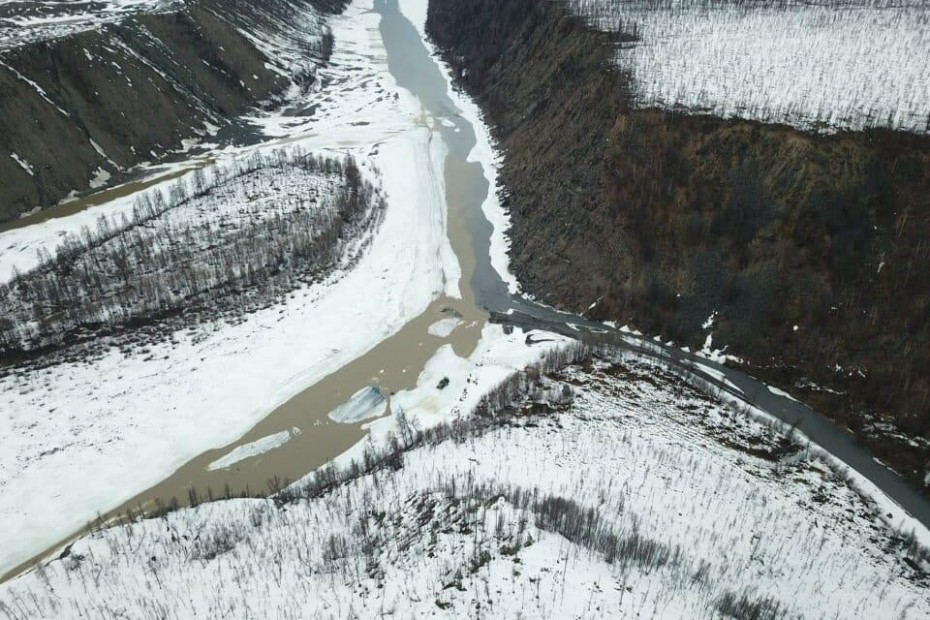 Золотодобывающей компании за загрязнение двух рек в Якутии назначен штраф в 356 тысяч рублей