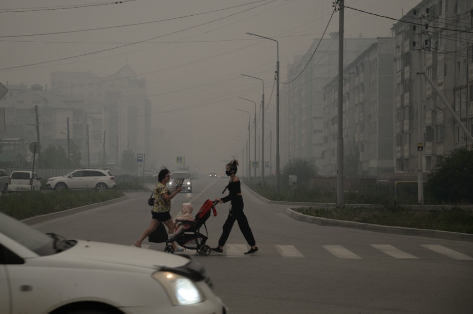 Сильный смог -"дым отечества" в Якутске: Фотографии