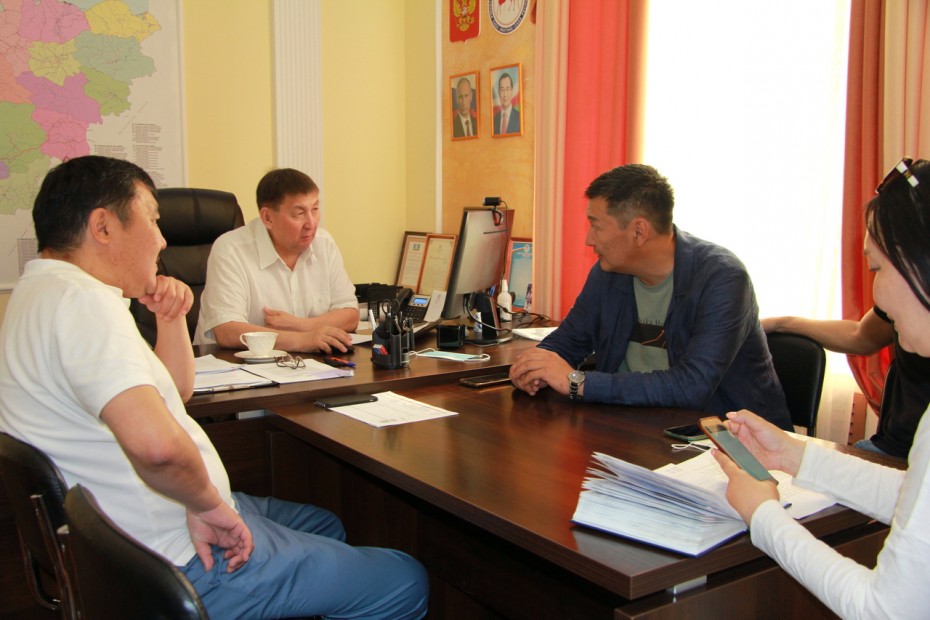 Юрий Куприянов встретился с командой «Сахафильма» по поводу старта съемок ленты «Не хороните меня без Ивана»