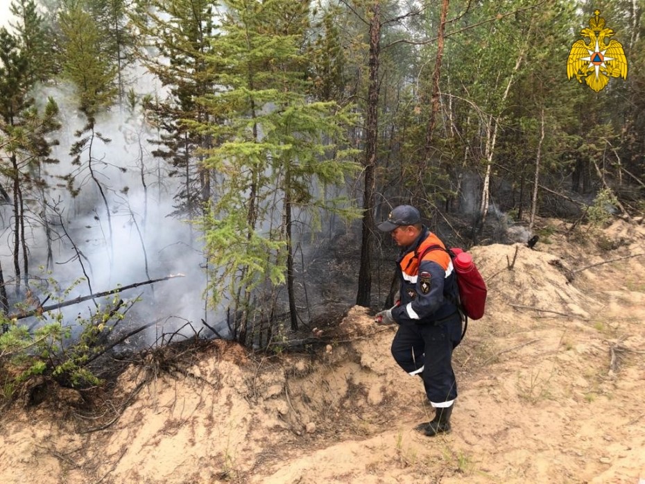 144 лесных пожара действуют в Якутии