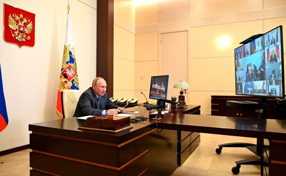 Владимир Путин обещал решить волнующие жителей Бясь-Кюель вопросы