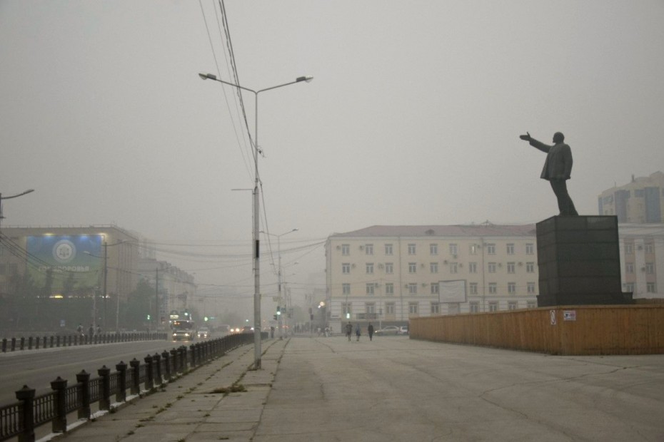 Сильное загрязнение воздуха в Якутске фиксируется по 8 показателям