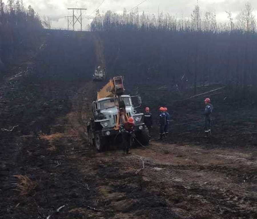 Энергетики восстановили схему электроснабжения Центральной Якутии, поврежденную лесными пожарами