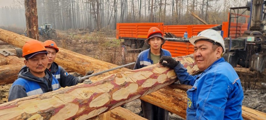 Энергетики восстановили большую часть опор ЛЭП, поврежденных лесными пожарами в Якутии