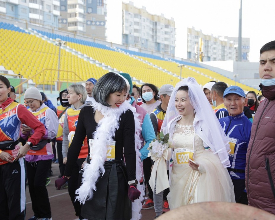 Фоторепортаж: В День города стартовал «Якутский полумарафон 2021»